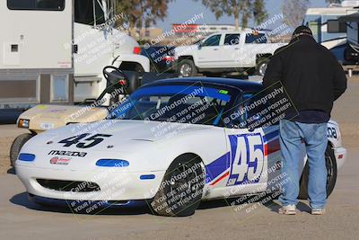 media/Nov-19-2022-CalClub SCCA (Sat) [[baae7b5f0c]]/Around the Pits/